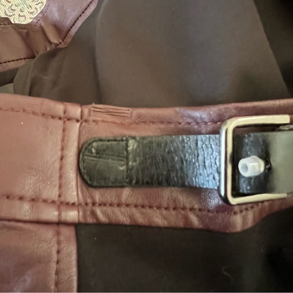 Ann Taylor faux leather burgundy pencil skirt NWT size 8P - Picture 8 of 12